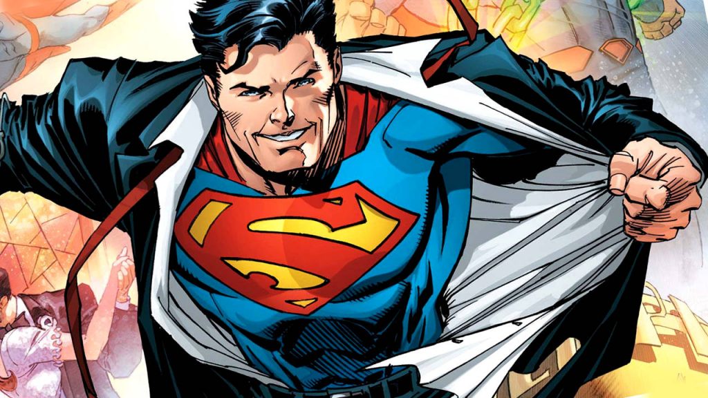 Superman con nuevo traje y 73 años
